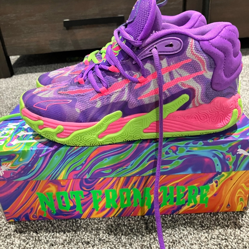 Puma Purple and Green Junior Sneakers